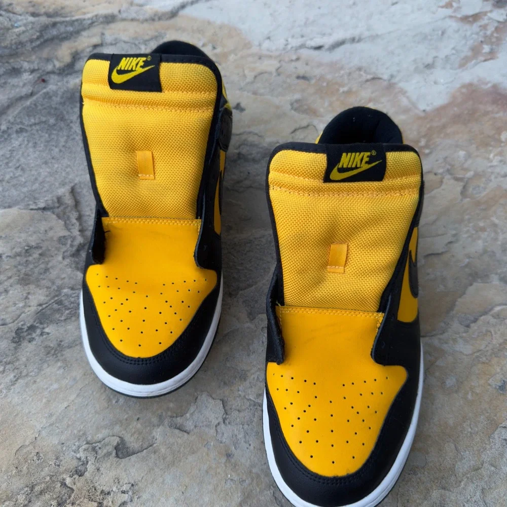 Nike Dunk Low Goldenrod Sneakers Mens 12 Black Yellow